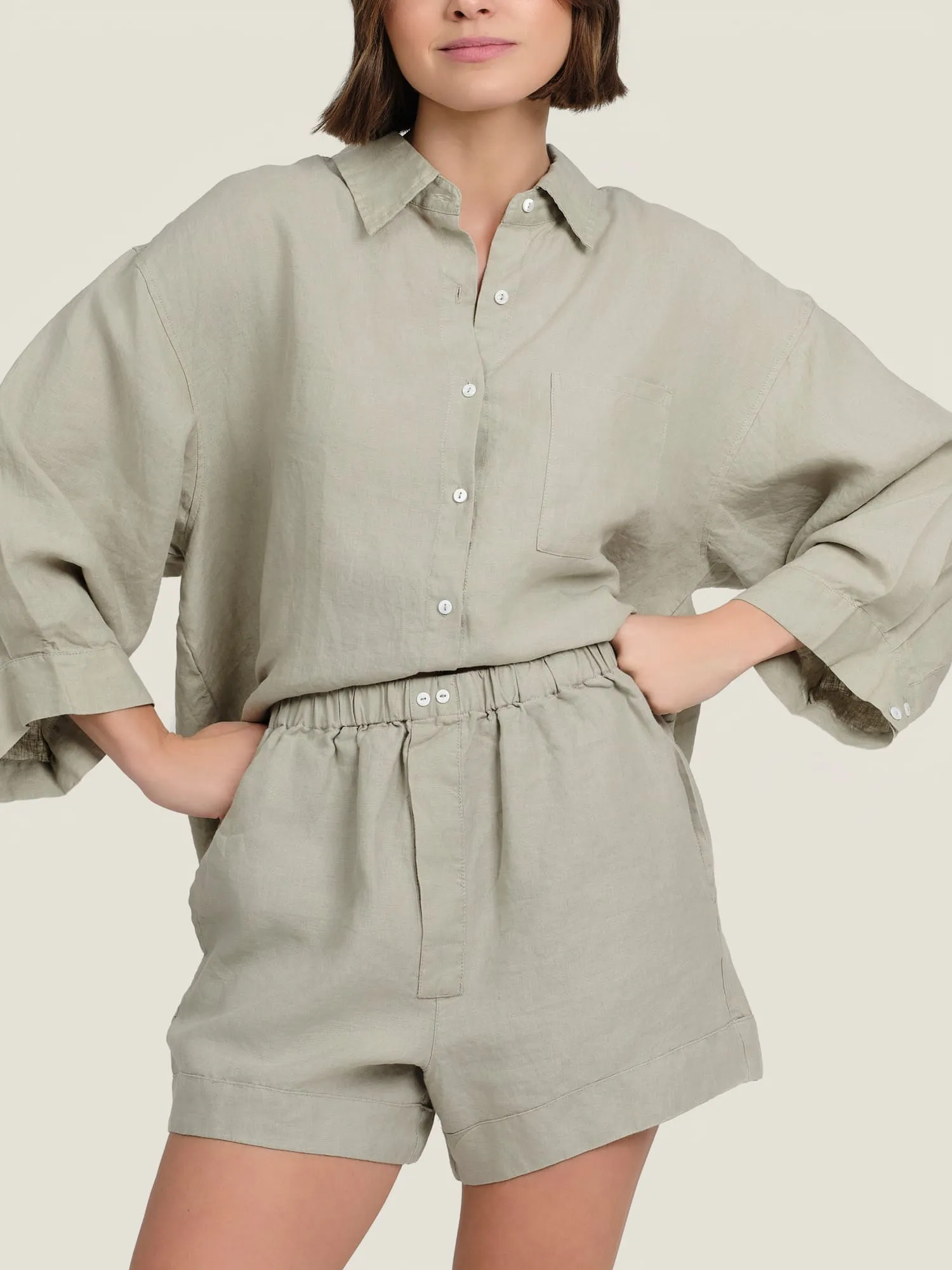 100% Linen shorts in Sage
