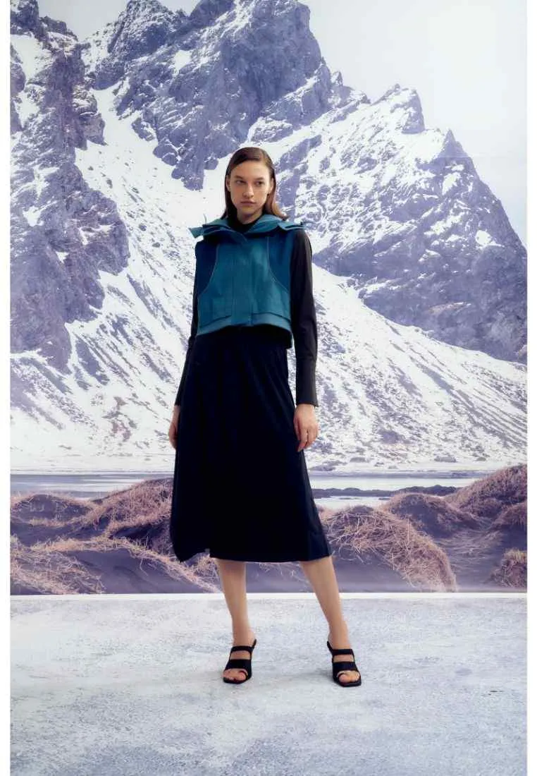 Evolve Modular Water Resistant Cropped Jacket