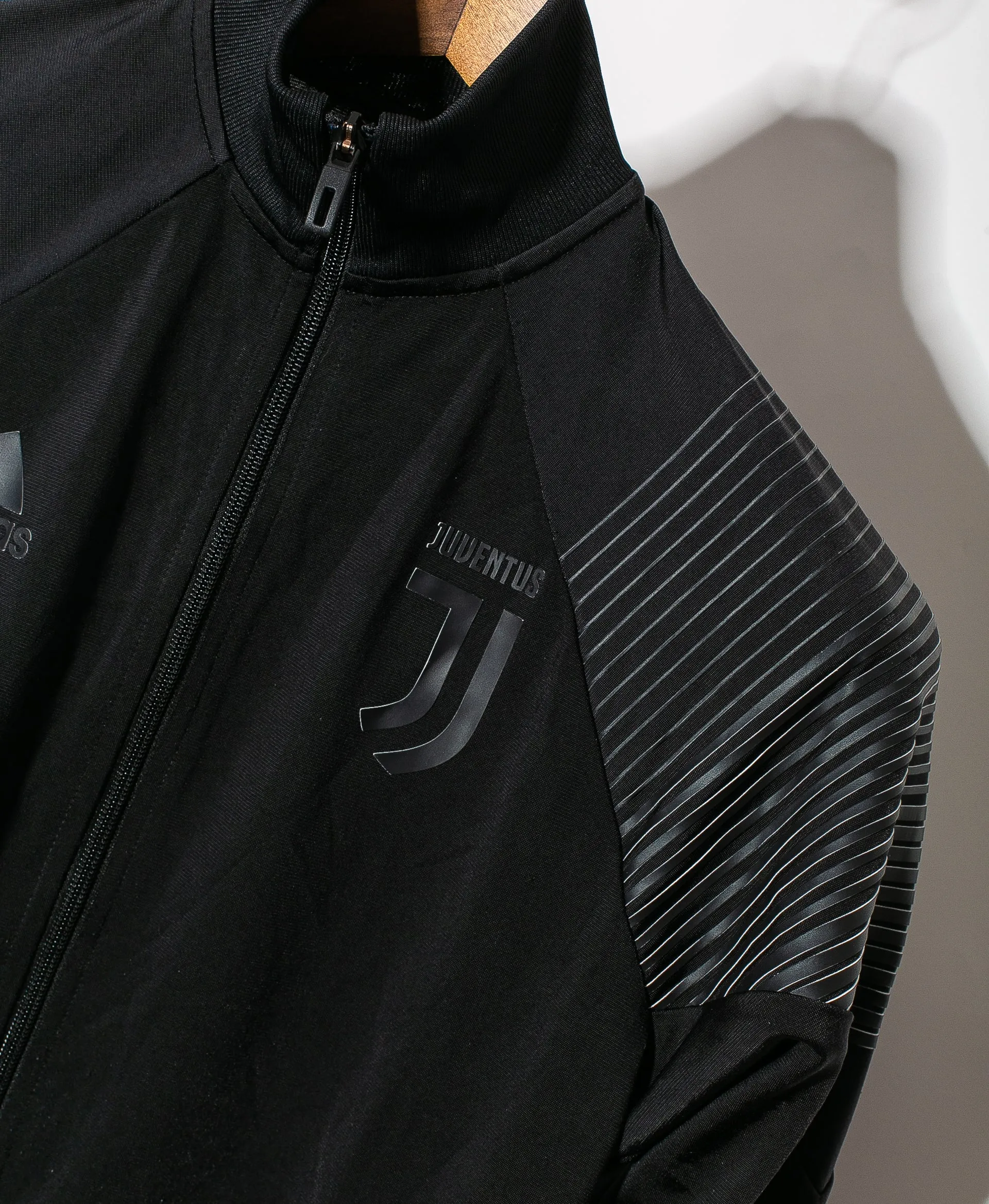 Juventus Track Jacket (S)